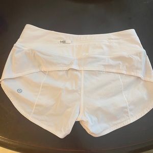 Lululemon athletica white speed up short 2.5